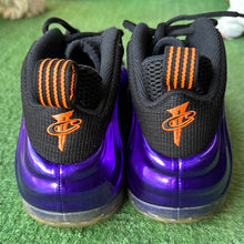 Load image into Gallery viewer, Nike Phoenix Suns Foamposites Size 11.5
