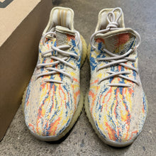 Load image into Gallery viewer, Yeezy MX Oat 350 V2s Size 5.5
