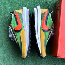 Load image into Gallery viewer, Nike Sacai Green Gusto LD Waffles Size 8
