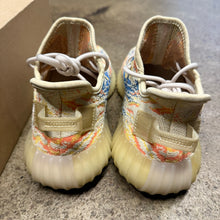 Load image into Gallery viewer, Yeezy MX Oat 350 V2s Size 5.5
