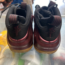 Load image into Gallery viewer, Nike Maroon Foamposites Size 11
