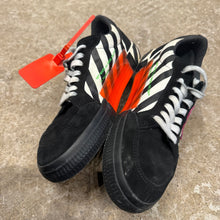 Load image into Gallery viewer, Off White Vulcs Size 40
