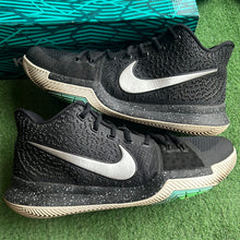 Load image into Gallery viewer, Nike Kyrie 3s Size 12
