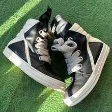 Load image into Gallery viewer, Rick Owens Geobaskets Size 40
