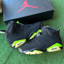 Load image into Gallery viewer, Jordan Electric Green 6s Size 7.5
