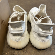 Load image into Gallery viewer, Yeezy Cream V2s 350s Size 8
