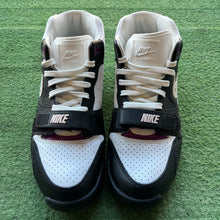 Load image into Gallery viewer, Nike Tokyo Air Trainer 1s Size 11
