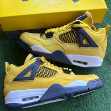 Load image into Gallery viewer, Jordan Lightning 4s Size 9
