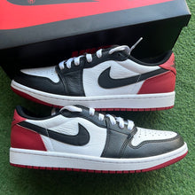 Load image into Gallery viewer, Jordan Black Toe 1 Lows Size 8.5
