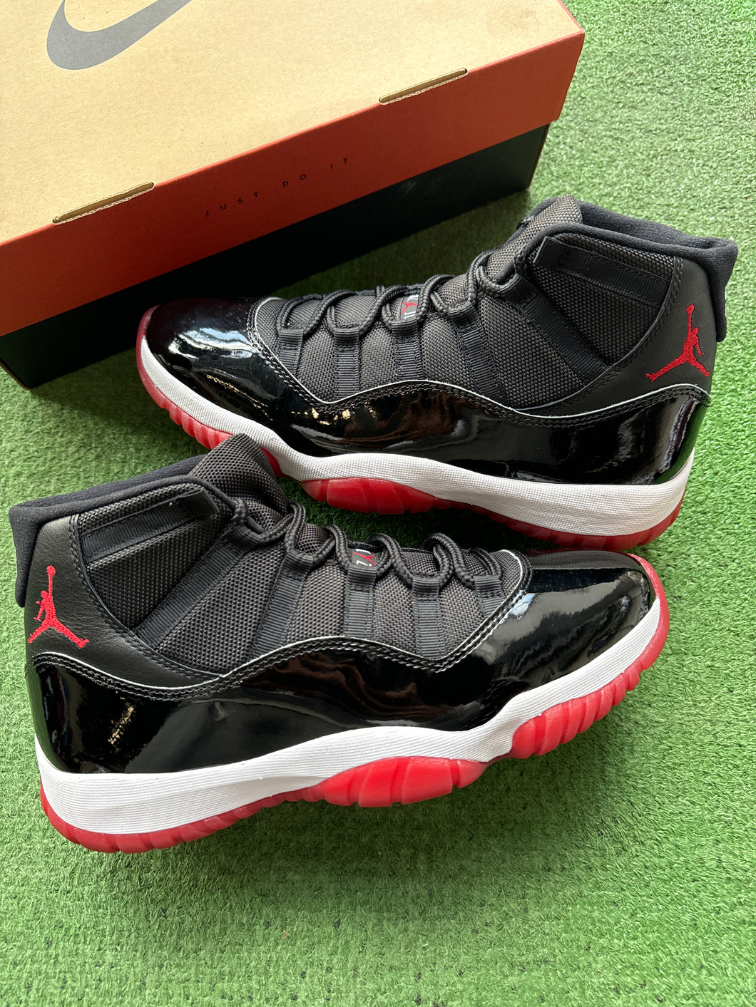 Jordan Bred 11s Size 10