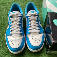 Load image into Gallery viewer, Jordan UNC SB 1 Lows Size 9
