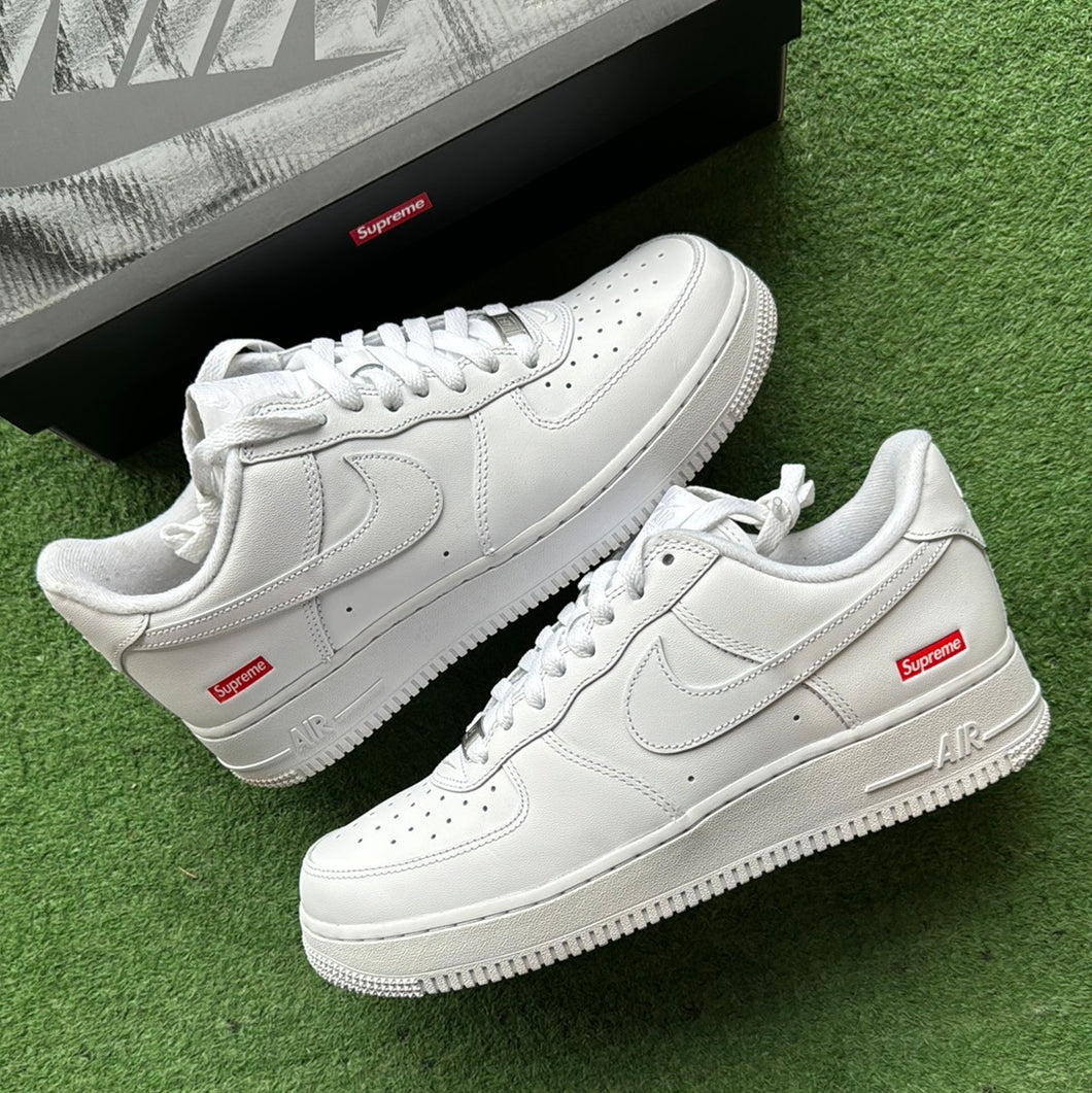 Nike Supreme Air Force 1s Size 8