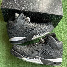 Load image into Gallery viewer, Jordan 3Lab5s Size 8.5
