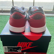 Load image into Gallery viewer, Jordan Black Toe 1 Lows Size 8.5
