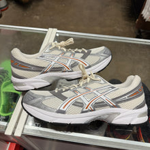 Load image into Gallery viewer, ASICS Ironclad Gel-1130s Size 11.5
