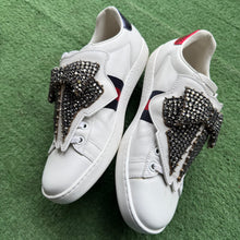 Load image into Gallery viewer, Gucci Aces Size 37.5
