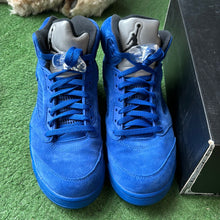 Load image into Gallery viewer, Jordan Blue Suede 5s Size 11
