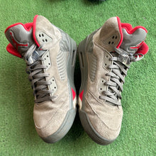Load image into Gallery viewer, Jordan Camo 5s Size 13
