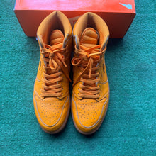 Load image into Gallery viewer, Jordan Gatorade Orange Peel 1s Size 12
