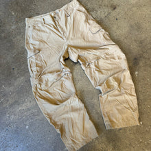 Load image into Gallery viewer, Nike ACG Cargo Pants Size 36 x 30
