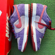 Load image into Gallery viewer, Nike Plum Low Dunks Size 10
