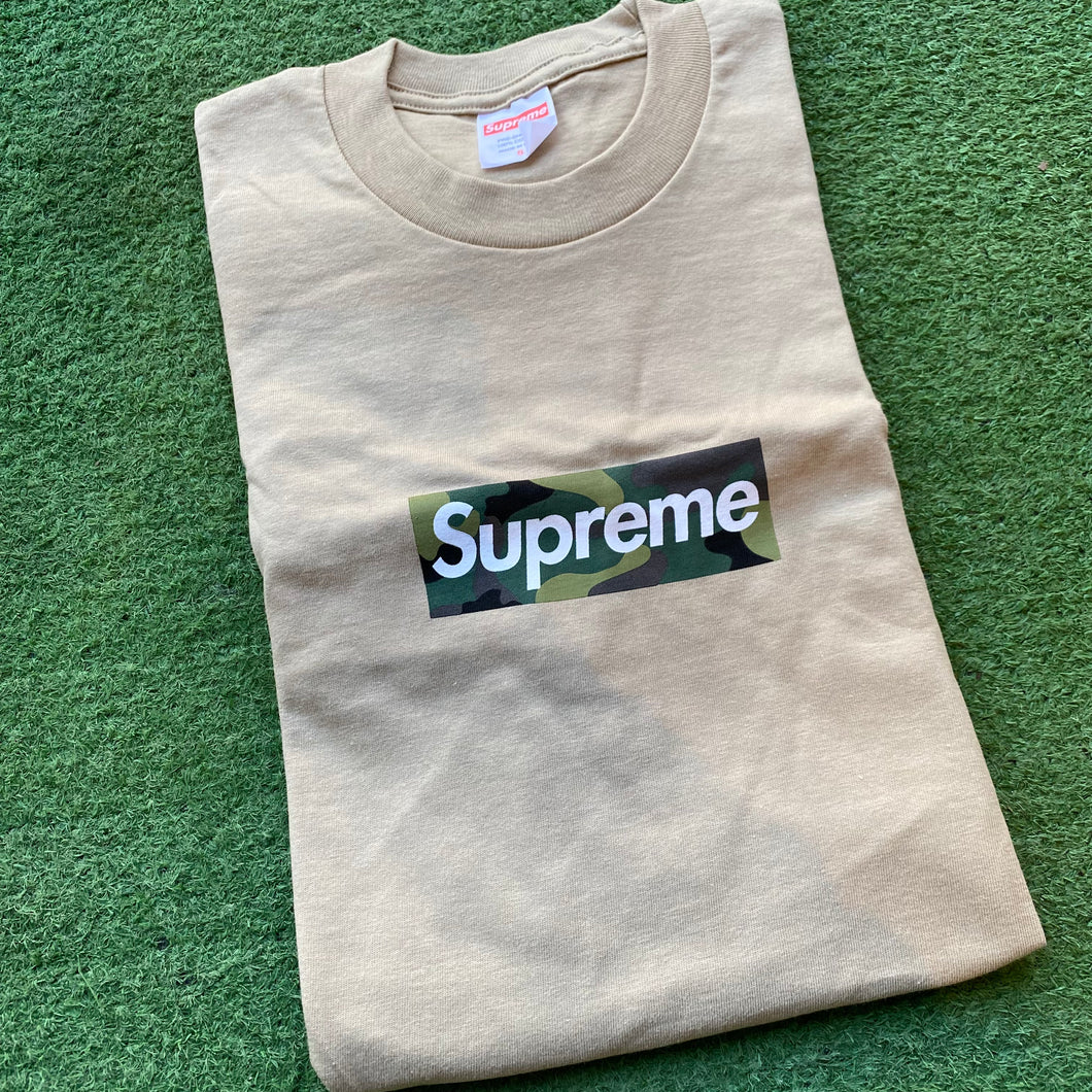 Supreme camo outlet tee