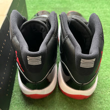 Load image into Gallery viewer, Jordan Bred 11s Size 6Y
