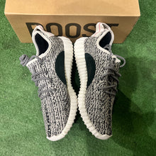 Load image into Gallery viewer, Yeezy Turtledove 350s Size 8.5
