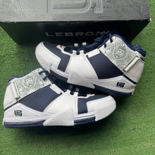 Load image into Gallery viewer, Nike LeBron Midnight Navy 2s Size 11
