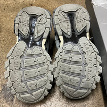 Load image into Gallery viewer, Balenciaga Tracks Size 41
