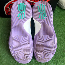 Load image into Gallery viewer, Nike Kyrie Easter 2s Size 10
