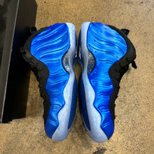 Load image into Gallery viewer, Nike International Blue Foamposites Size 11.5
