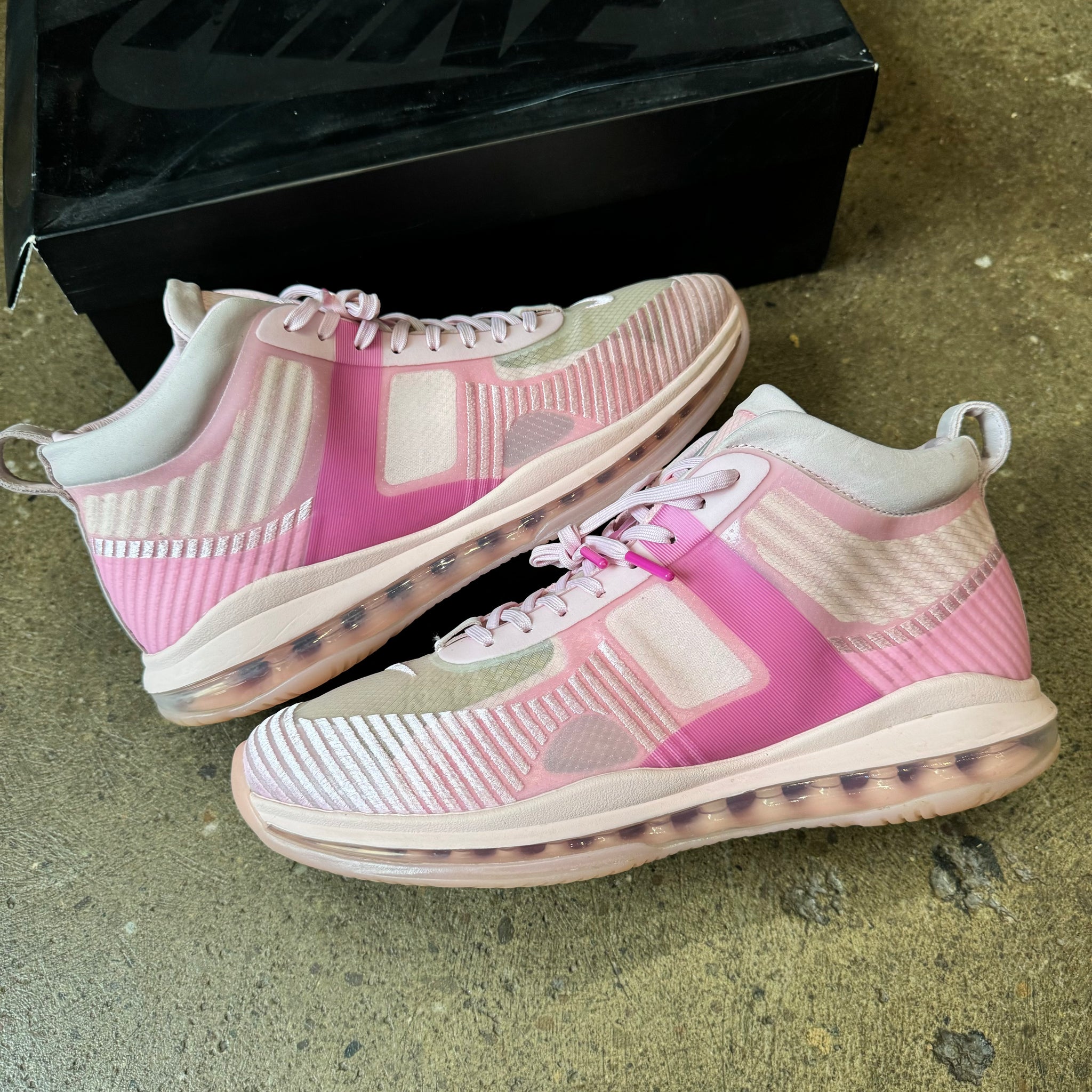 Lebron john elliott pink online