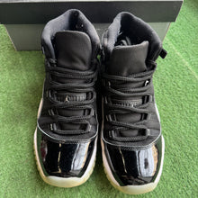 Load image into Gallery viewer, Jordan Jubilee 11s Size 6.5Y
