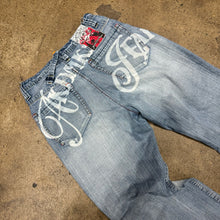 Load image into Gallery viewer, Akademiks Jeans Size 32
