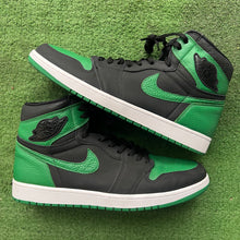 Load image into Gallery viewer, Jordan Pine Green 1s Size 14
