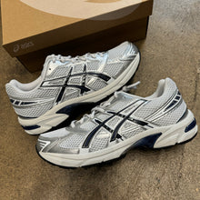 Load image into Gallery viewer, ASICS Glacier Grey Gel-1130s Size 8.5
