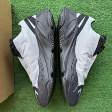 Load image into Gallery viewer, Yeezy MNVN Metallic 700s Size 6.5
