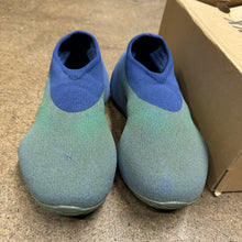 Load image into Gallery viewer, Yeezy Faded Azure Knit Runners Size 7
