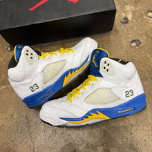 Load image into Gallery viewer, Jordan Laney 5s Size 9
