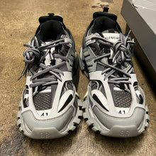 Load image into Gallery viewer, Balenciaga Tracks Size 41
