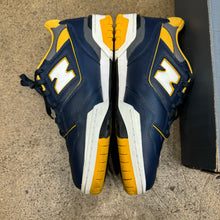 Load image into Gallery viewer, New Balance Navy Gold 550s Size 10
