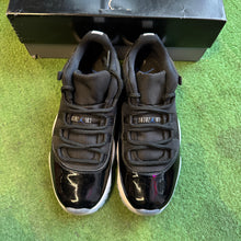 Load image into Gallery viewer, Jordan Space Jam Low 11s. Size 9
