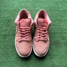 Load image into Gallery viewer, Nike Pig Pen SB Low Dunks Size 11.5
