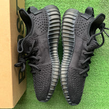 Load image into Gallery viewer, Yeezy Onyx 350 V2s Size 7.5
