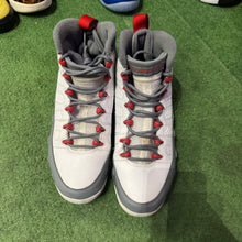 Load image into Gallery viewer, Jordan Fire Red 9s Size 9.5
