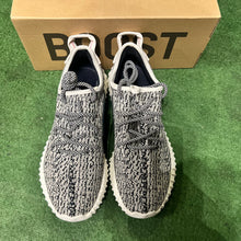 Load image into Gallery viewer, Yeezy Turtledove 350s Size 8.5
