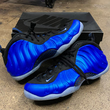 Load image into Gallery viewer, Nike International Blue Foamposites Size 13
