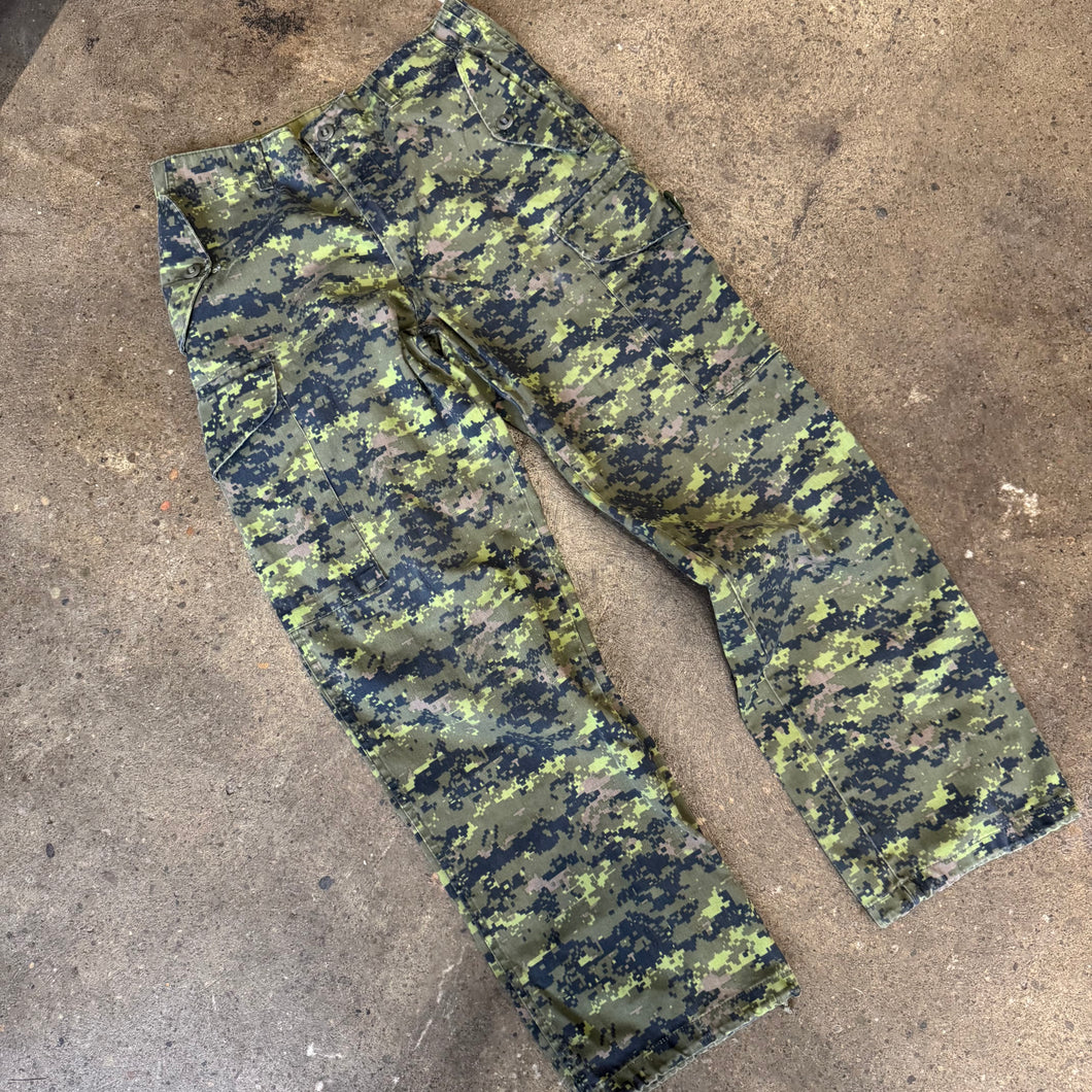 Vintage Camo Pants Size 32