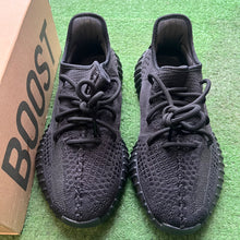 Load image into Gallery viewer, Yeezy Onyx 350 V2s Size 7.5
